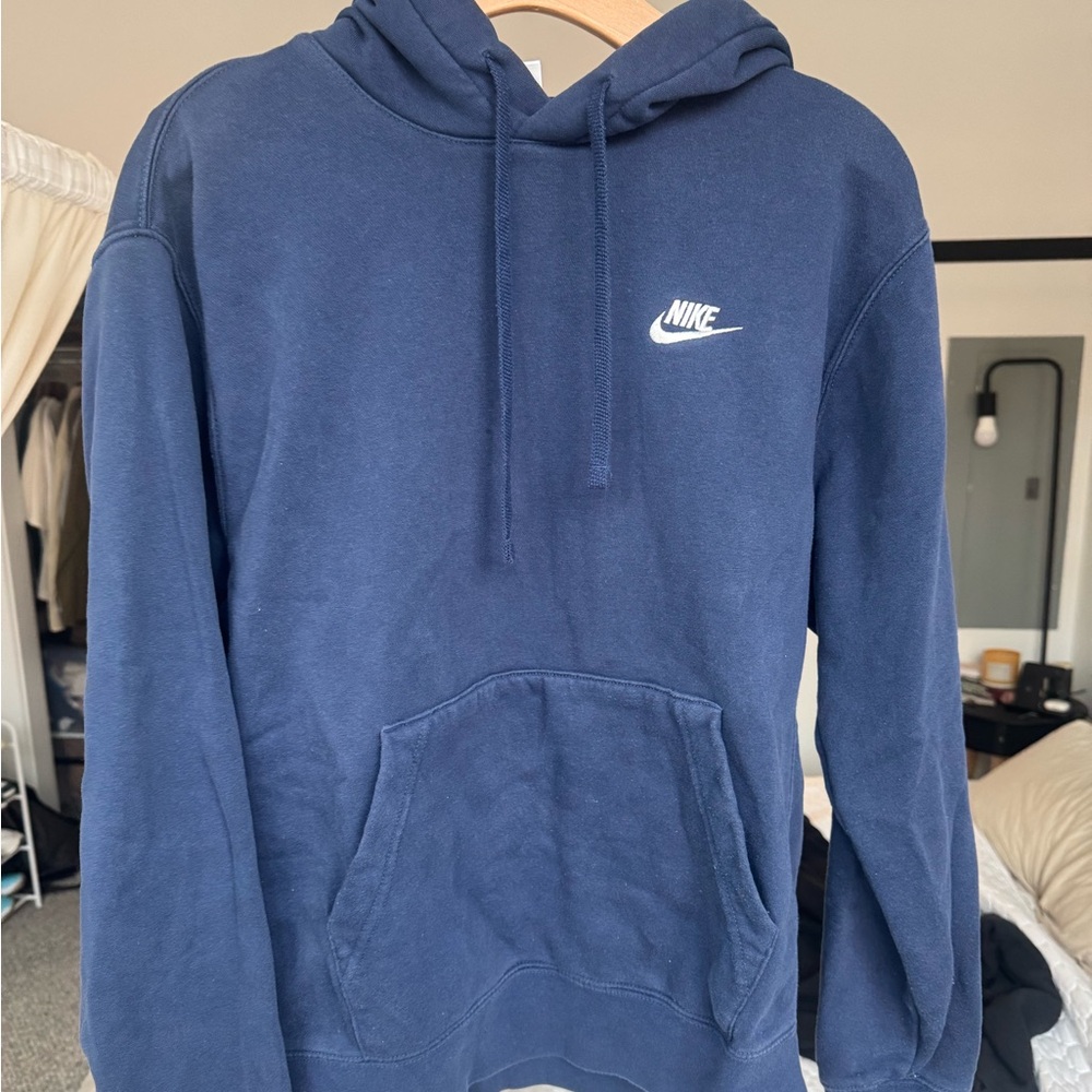 Nike Hoodie (Men’s M)